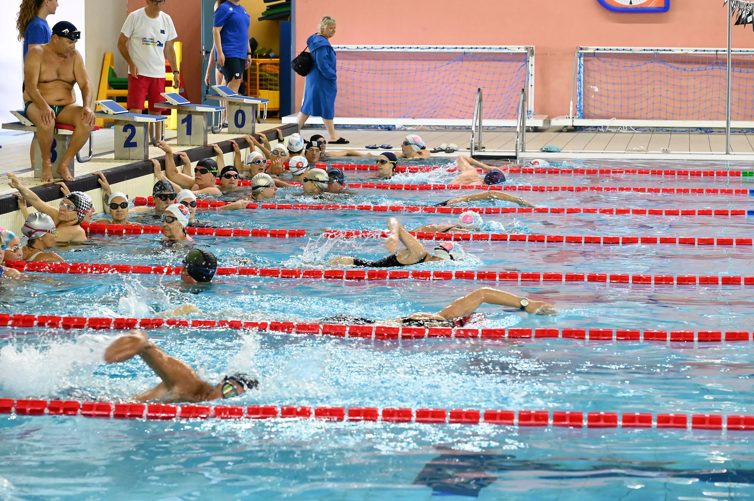 Dal nuoto alla danza Mattinata in piscina per stare in movimento