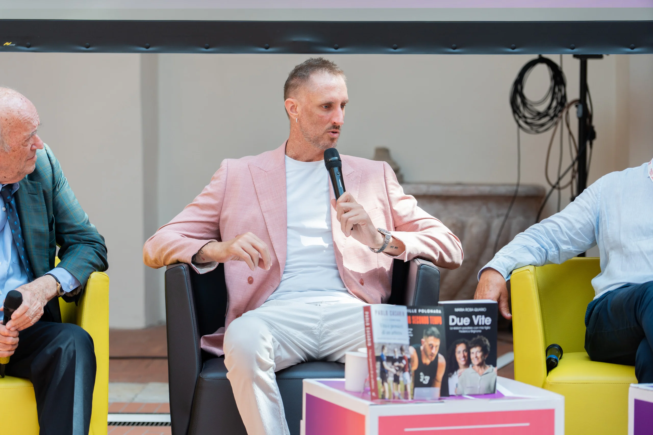 Polonara emoziona allo Sport business forum: «Ho lottato per i figli e per mia moglie. Il futuro? Allenatore»