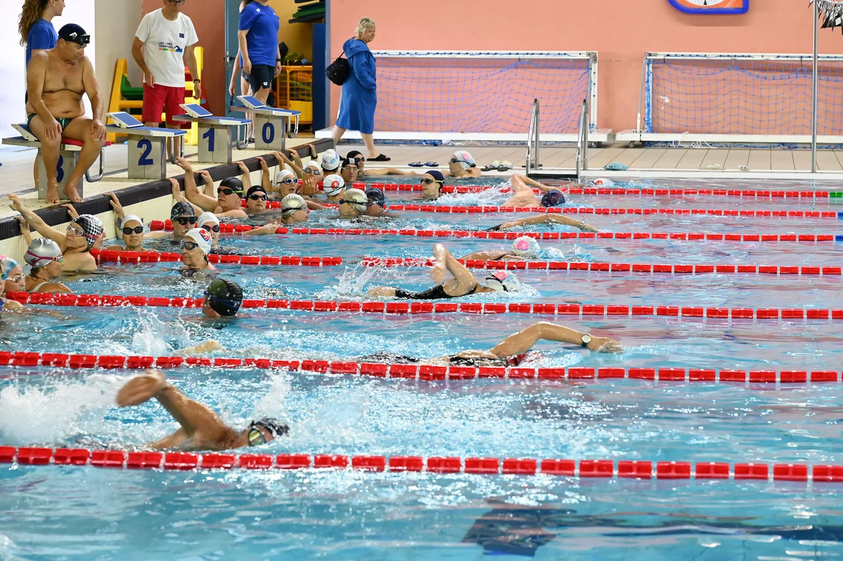 Dal nuoto alla danza Mattinata in piscina per stare in movimento